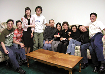 LA홈처치 캔 초 목사와 교회 리더들.