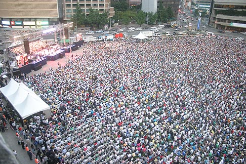 서울시청 앞 광장에 청소년과 청년, 학부모와 목회자 총 5만여명이 운집