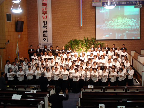 음악회는 출연자들의 '할렐루야' 합창으로 마무리됐다.