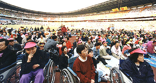 지난 2001년 잠실경기장에서 개최된 ‘새천년 국가와 교회를 위한 기도대성회’