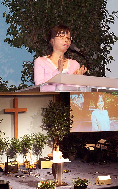 주바라기 이지선 자매(스크린에는 사고전 모습)