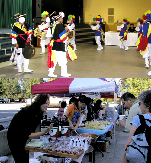 흥겨운 풍물로 한껏 추석 분위기를 띄운 노인회(위), 밖에서는 다양한 부스에서 홍보와 판매가 이뤄졌다(아래).