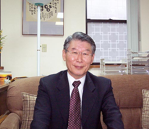 후러싱제일교회 담임 김중언 목사