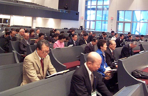 통성기도하는 기독군인들