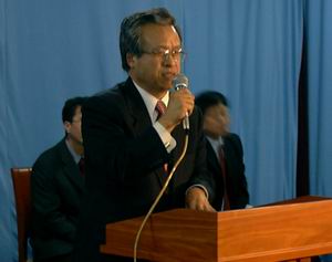 CNKR 본부장 김상철 장로가 창립식에서 격려사를 전달하고 있다