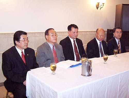 왼쪽부터 정수명 목사, 이병홍 목사, 한창연 의장, 조의호 목사, 박찬순 목사