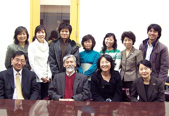 나약 칼리지 신학대학원 학생 및 교수