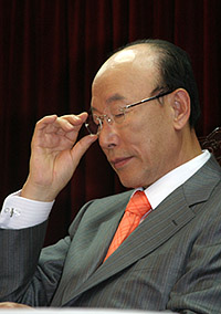 조용기 원로목사가 29일 성명서를 내고 교단 화합을 위한 특단의 조치 가능성을 시사했다