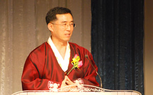 최봉수 목사가 감사의 말을 전하고 있다. ⓒ 김앤더슨 기자