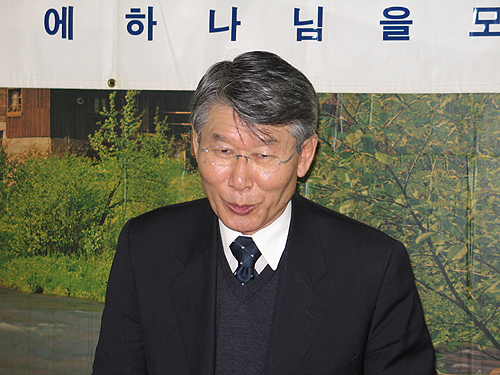 후러싱제일교회 김중언 목사