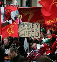 일자리 창출, 사회정의, 평화 등을 내세우며 지난 주말 런던 시내에서 열린 거리행진에 참여한 기독교인들.