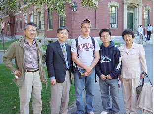 영접한 한국 수재 신입생과 같은 과의 백인친구