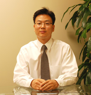 기도응답으로 들어선 변호사의 길, 케이스를 맡을 때마다 기도하고 하나님 영광이 드러나길 바란다는 김운용 변호사.