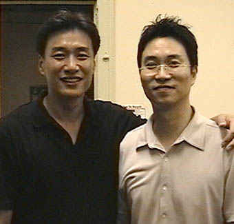 YWAM화요 모임을 이끄는 최재원목사(좌측)와 그의 강력한 지지자 김경환 형제