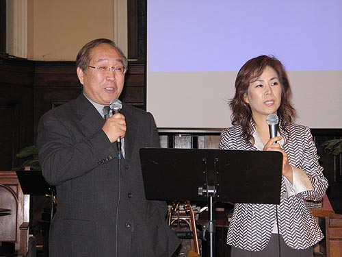 나까지마 테쯔오 목사(우)와 이성애 사모(좌)