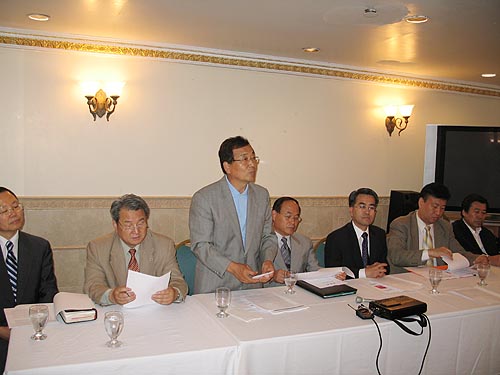 기자 회견에 참석한 각 단체 대표들