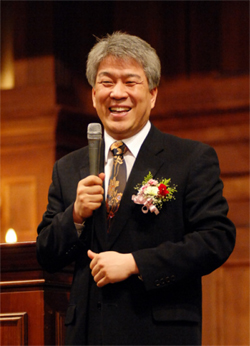 김문훈 목사는 “ 개척교회가 자신감을 잃어버리는 것이 가장 큰 문제”라며 “교회의 크기가 중요한 것이 아니라 하나님께서 눈동자같이 지키시는 한 사람이 있느냐가 중요하다”고 말했다. ⓒ 송경호 기자 