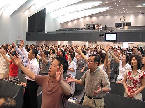 지난 진돗개 새바람 전도축제에서 찬양하는 성도들