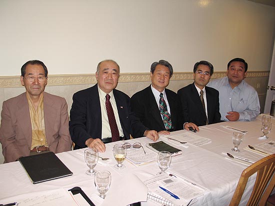 왼쪽부터 정요셉 장로, 황경락 목사, 황경일 목사, 박찬순 목사, 정순원 목사.