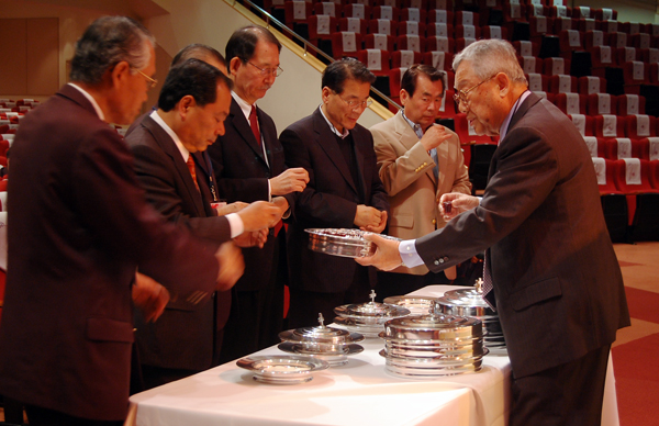 차현회 목사 집례로 성찬식이 진행됐다.