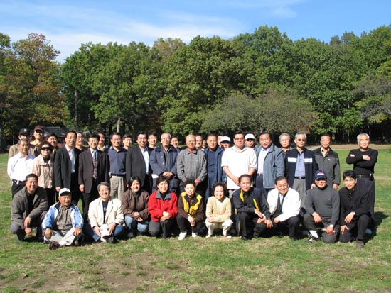 체육대회에 참석한 목회자 단체 사진.