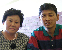 (우측부터)김기선, 연권순 선교사. 