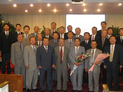 뉴욕신학대학 이사장 으로 안찬수 목사가 취임했다.(오른쪽에서 세번째가 안찬수 목사)