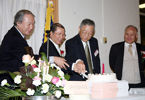 (왼쪽부터)고석희 사무총장, 정의찬 대표의장, 차현회 명예의장, 김만우 공동의장.