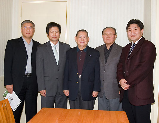 권바울 사무장, 최성호 장로, 방지각 목사, 심장우 장로, 위화조 사무총장 ⓒ크리스천타임스 김정길 기자