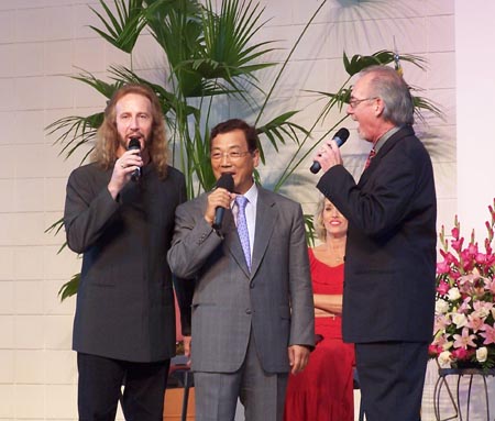 'The Promise'가 김남수 목사를 위해 깜짝쇼를 준비했다.