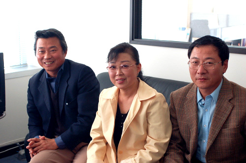 좌로부터 박시몬, 마영애, 최영철 선교사 