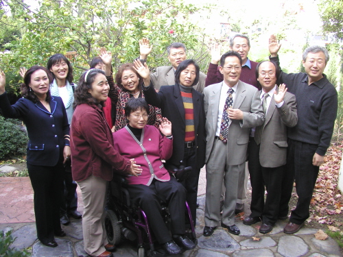 각 선교회 대표들 기념촬영