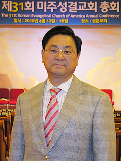 미주성결교회 제31회 총회 총회장으로 당선된 김성문 목사는 개척교회 지원, 생명보험 가입 등으로 목회자 섬김에 주력하겠다고 밝혔다. ⓒ이태근 기자