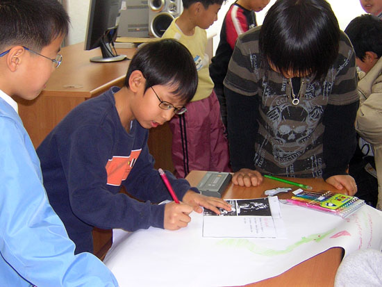 주성률 목사는 최근 청소년 영어캠프를 복음전파의 장으로 활용했다. 사진은 캠프 모습 ⓒ주성률 목사