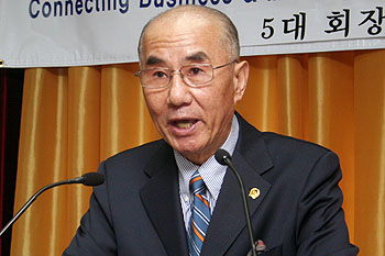 문일한 신임회장이 취임사를 통해 기독실업인회 모임활성화와 복음전파사역에 최선을 다할 뜻을 밝혔다. ⓒ 이화영 기자