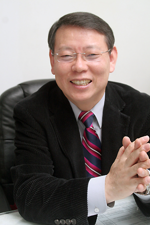 미전도종족 전도에 사명을 가지고 있는 정광희 목사는 3천여 미전도종족에 한명의 선교사를 파송하겠다는 비전을 가지고 있다. ⓒ 이화영 기자