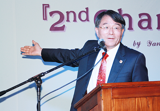 1971년 실미도 폭동사건중에 목에 관통상을 입었으나 하나님의 은혜로 생존한 양동수 장로가 시드니에서 하나님의 놀라운 은혜를 간증하고 있다.