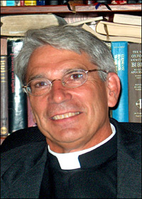 사우스캐롤라이나 신임주교에 선출됐지만 임명을 받지 못하고 있는 마크 로렌스 신부 ⓒ Episcopal News Service 