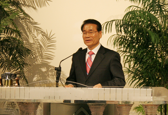 개회 인사를 하는 한미국가조찬 기도회 워싱턴주 회장 이상진 장로ⓒ김브라이언 기자