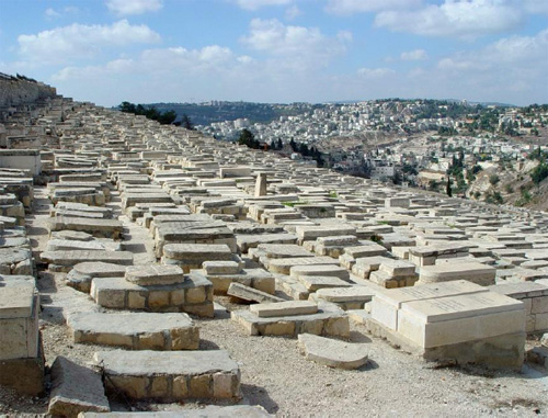 감람산의 유대인 무덤들.