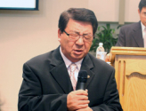 고 최영학 목사가 성시화정기예배에서 기도하던 모습