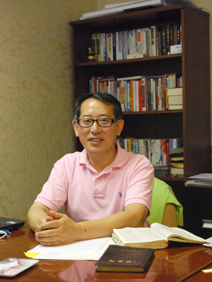 새날장로교회 유근준 담임목사.