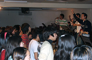 2세들을 위한 집회 UPRISING. 