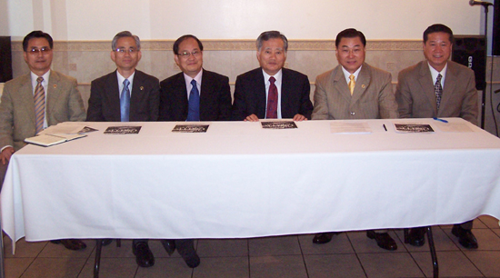 왼쪽부터 김수웅, 이성헌, 정춘석, 안창의, 황동익, 이재덕 목사