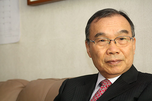 최근 목회 일선에서 은퇴하고 수도원 운동에 주력하고 있는 김진홍 목사.