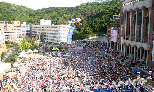 예수교대한성결교회 창립 1백주년 기념대회에는 전국 3만여명의 성도들이 한자리에 모였다.ⓒ 송경호 기자
