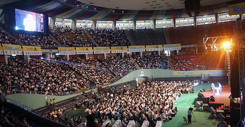 이날 잠실 실내체육관에는 5천여명의 성도들이 참석해 성황리에 컨퍼런스가 진행됐다. ⓒ고준호 기자
