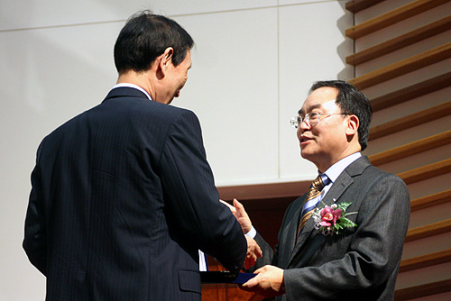 림형천 담임목사 위임식 및 원광기 원로목사 추대식. ⓒ신태진 기자