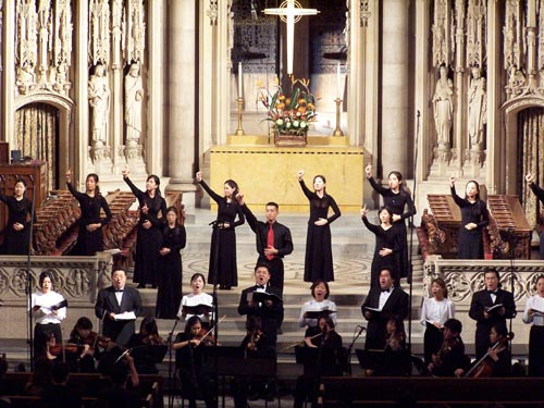 국제장애인선교회 수화찬양팀과 밀알중창팀