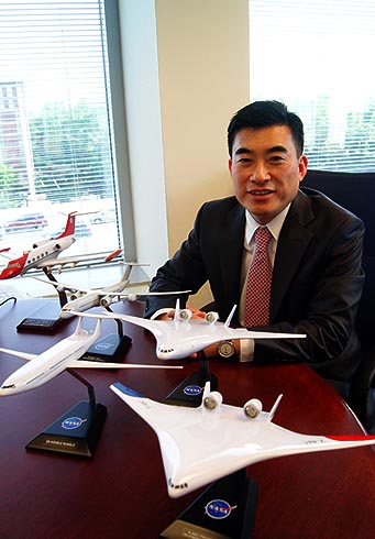 NASA 항공연구 부분 총책임자인 신재원 박사는 “하나님을 알아가는 것이 삶의 목적이자 리더십의 근본”이라고 말한다. 신 박사가 워싱턴 D.C. NASA 헤드쿼터 사무실에서 현재 